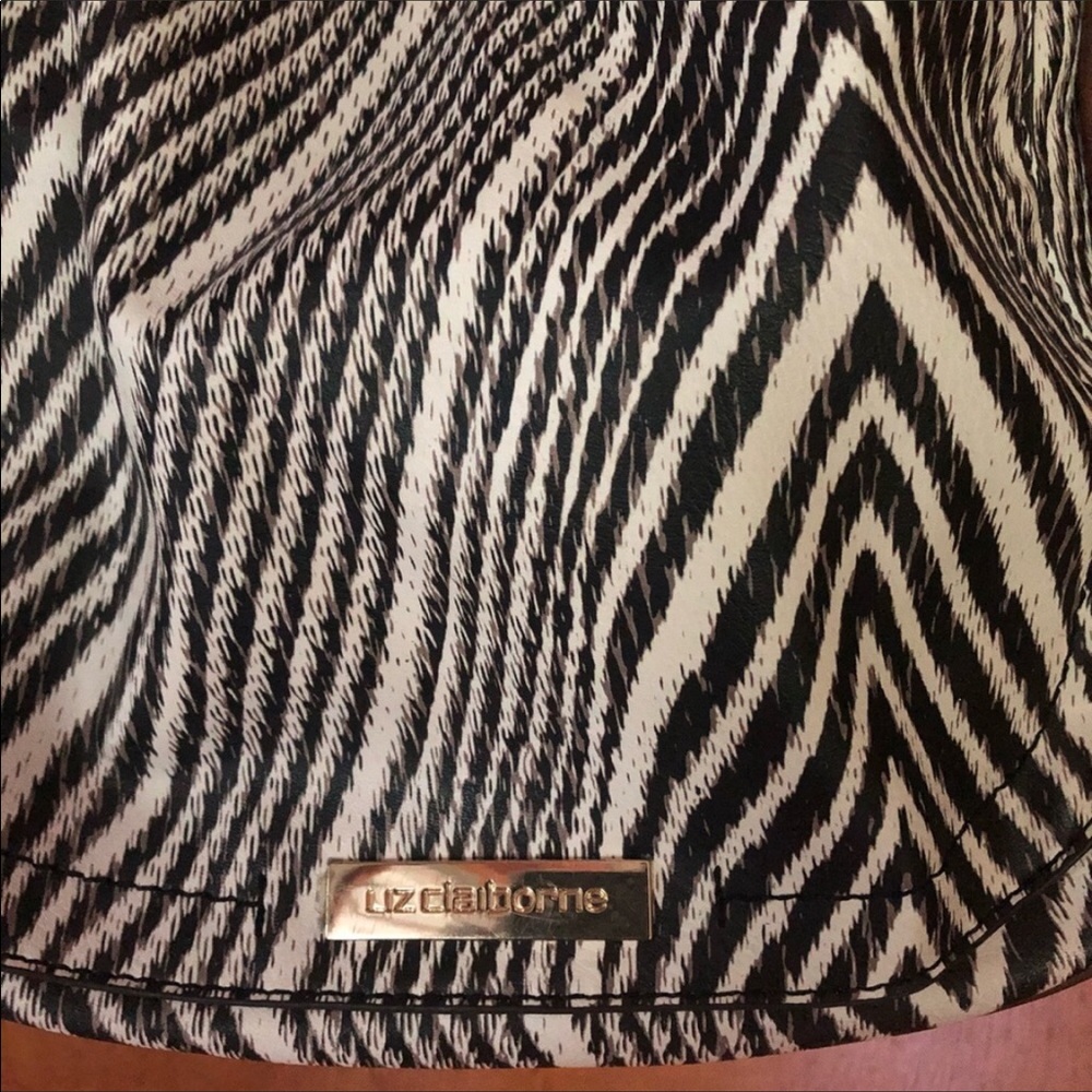 LIZ CLAIBORNE pocketbook